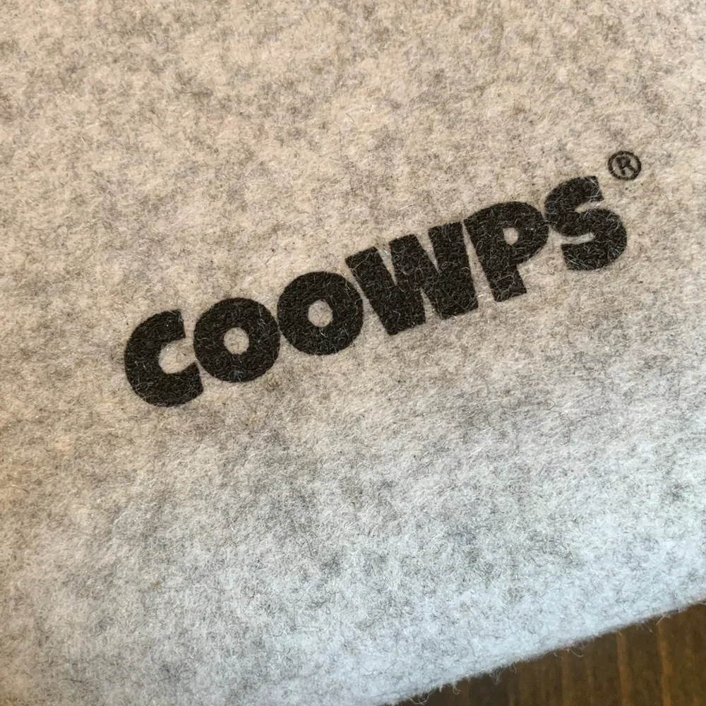 COOWPS Light Gray Felt Covered Nintendo Switch 2 Hard Case NWOT